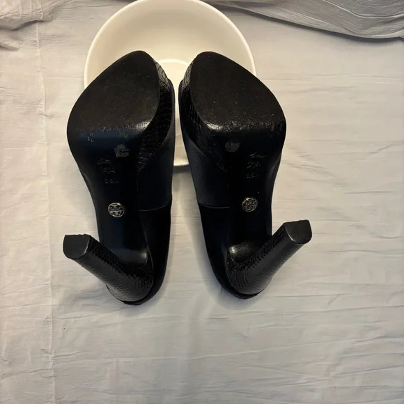 Tory Burch Peep Toe Heels + Dust Bag 6.5 Black - Picture 12 of 16